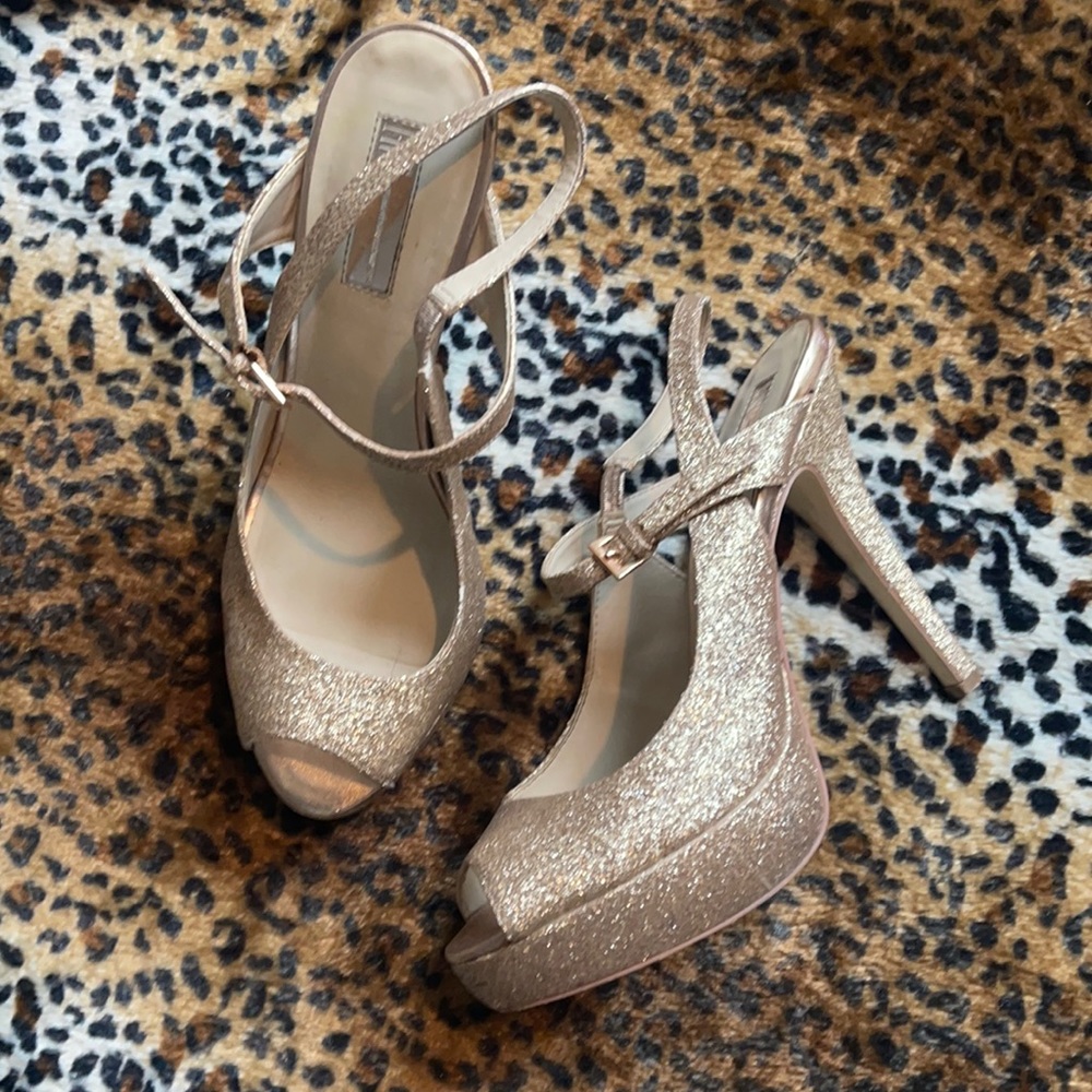 Gold glitter pump sandals